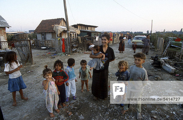 Flüchtlinge im Lager Kozari Potevi bei Zagreb während des Bosnienkrieges  Zagreb  Kroatien  Europa