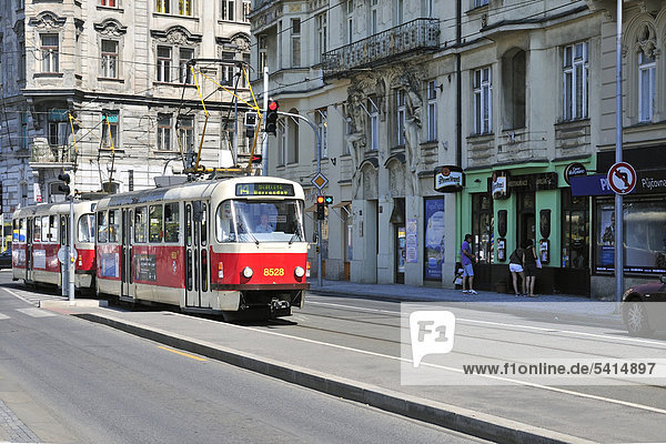 Straßenbahn  Altstadt  Prag  Böhmen  Tschechien  Tschechische Republik  Europa  ÖffentlicherGrund