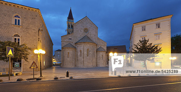 Kirche Saint Jean Baptiste  Altstadt  UNESCO Weltkulturerbe  Trogir  Region Split  Mitteldalmatien  Dalmatien  Adriaküste  Kroatien  Europa  ÖffentlicherGrund