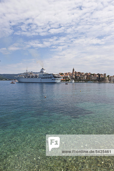 Hafen Europa frontal Schiff Kreuzfahrtschiff Kroatien Dalmatien Korcula Odyssey