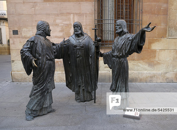 Biblische Figurengruppe vor der Basilica Santa Maria  Elche  Costa Blanca  Spanien  Europa