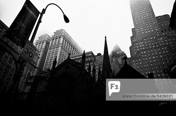 Vereinigte Staaten von Amerika USA Bankenviertel New York City Manhattan Trinity Church