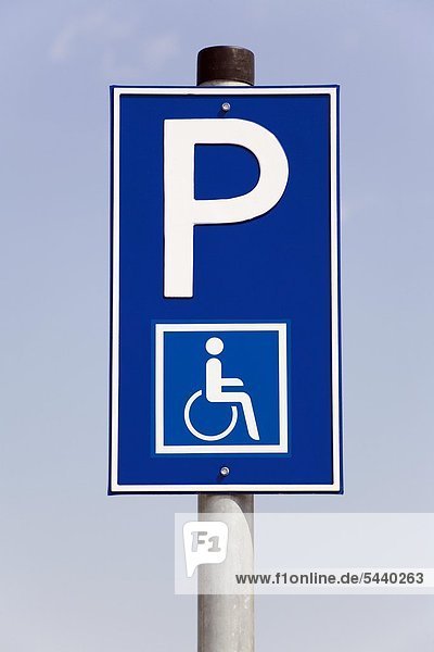 Schild für Behindertenparkplatz - Parkplatz Schild - Rollstuhl