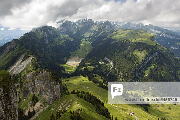 Ausblick vom Hohen Kasten mit Blickrichtung Sämtisersee und Alpsteingebirge  Brülisau  Kanton Appenzell Innerrhoden  Schweiz  Europa