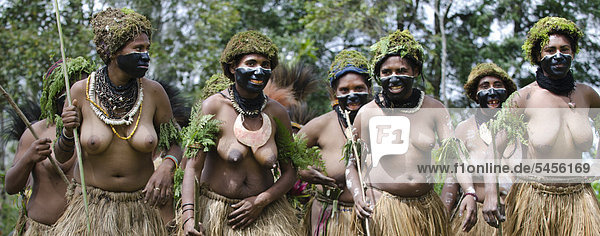 Highland women at Paiya Show  Sing-sing in Western Highlands  Papua New Guinea  Oceania