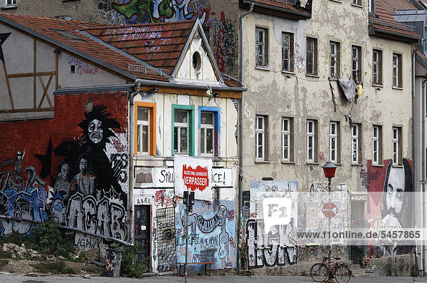 Europa Gebäude Geschichte streichen streicht streichend anstreichen anstreichend Vernichtung Redewendungen Ortsteil Deutschland Graffiti Thüringen Weimar