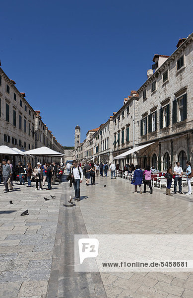 Hauptstraße  Stradun oder Placa  Altstadt von Dubrovnik  Unesco Weltkulturerbe  Mitteldalmatien  Dalmatien  Adriaküste  Kroatien  Europa  ÖffentlicherGrund