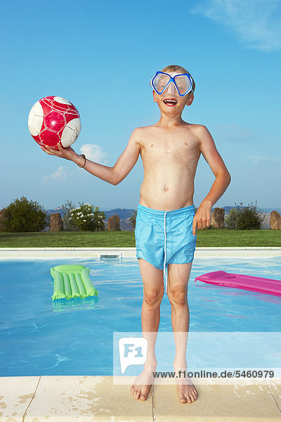 Junge - Person Schwimmbad Maske spielen