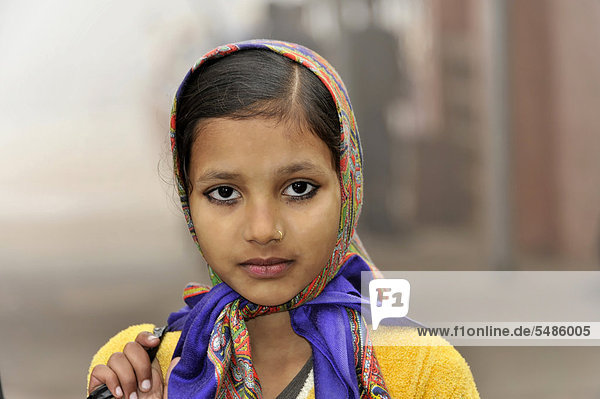 Indisches Mädchen  Portrait  Delhi  Nordindien  Indien  Asien