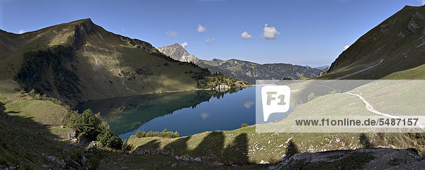 Traualpsee Lake  Allgaeu Alps  Tannheimertal  Tyrol  Austria  Europe