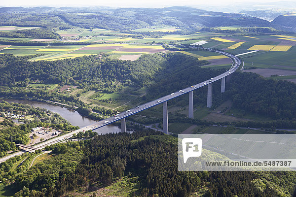 Luftbild  Autobahnbrücke A61  Moseltalbrücke A61  zwischen Winningen und Dieblich  Rheinland-Pfalz  Deutschland  Europa