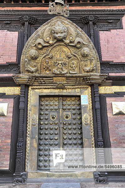 Eingangstür Museum  Durbar Square von Patan  Lalitpur  Kathmandu  Kathmandutal  Nepal  Asien