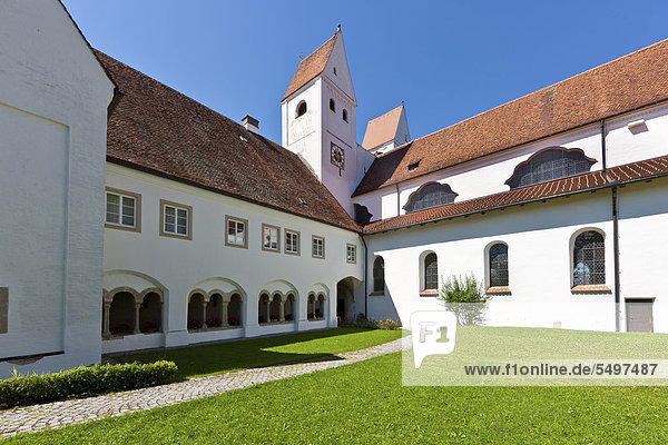 Pfarrkirche St. Johannes der Täufer  alte Prämonstratenserabtei  Gemeinde Steingaden  Oberbayern  Bayern  Deutschland  Europa  ÖffentlicherGrund