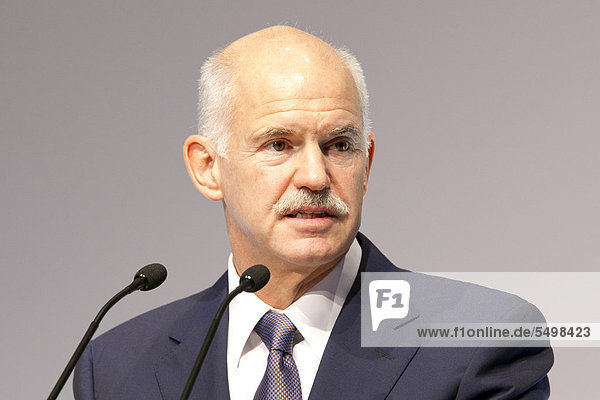 Giorgos Andrea Papandreou  Ministerpräsident von Griechenland  griechischer Ministerpräsident  beim BDI-Tag der Deutschen Industrie am 27.09.2011 in Berlin  Deutschland  Europa
