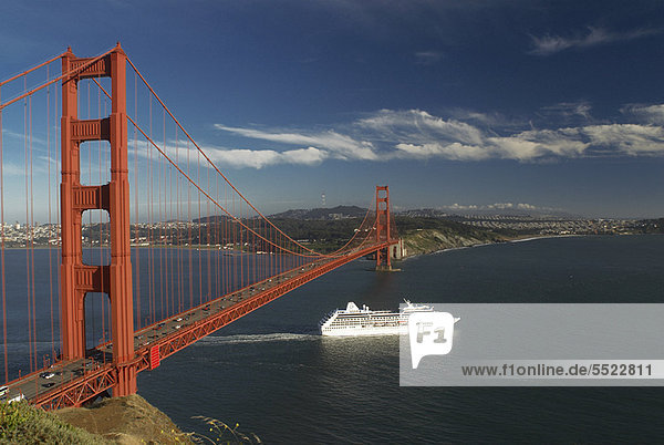 Schifffahrt unter der Golden Gate Bridge