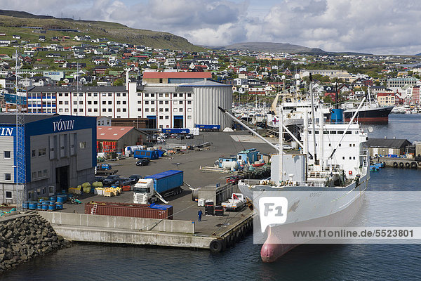 Hafen von TÛrshavn auf Streymoy  Hauptstadt der Färöer  Inselgruppe im Nordatlantik  Dänemark  Nordeuropa