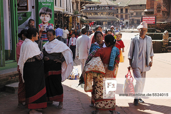 Nepalese people in traditional dress  Bhaktapur  Kathmandu Valley  Nepal  Asia