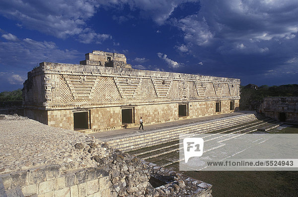 Viereck der Nonnen  Maya-Puuc Ruinen von Uxmal  Yucatan  Mexiko  Nordamerika