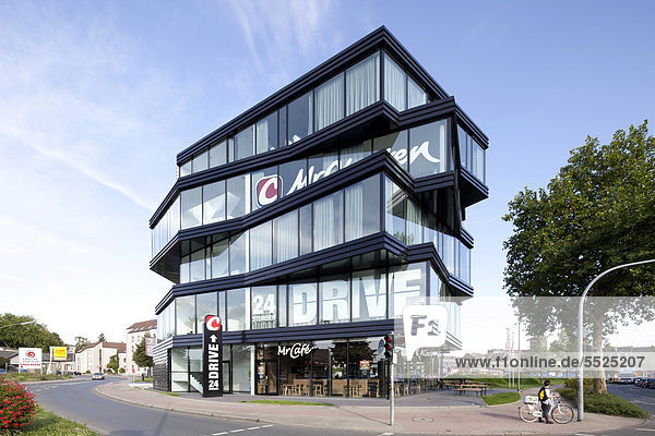 Geschäftshaus Bürogebäude Mr. Chicken Gelsenkirchen Ruhrgebiet Nordrhein-Westfalen Deutschland Europa ÖffentlicherGrund