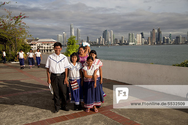 Skyline Skylines Pose Großstadt frontal Lehrer Student Mittelamerika Panama