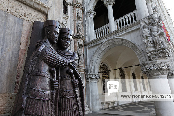 Die Tetrarchen  Piazza San Marco  Markusplatz  Venedig  UNESCO Weltkulturerbe  Venetien  Italien  Europa