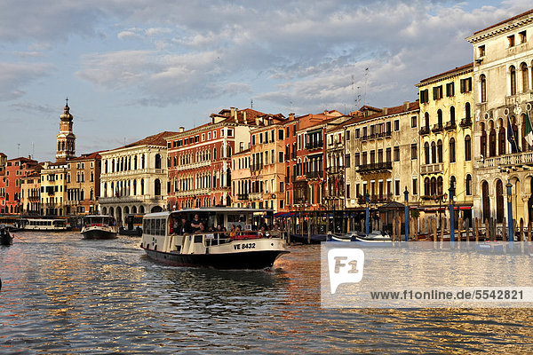 Canal or Canale Grande near Rialto  San Marco district  Venice  UNESCO World Heritage Site  Venetia  Italy  Europe