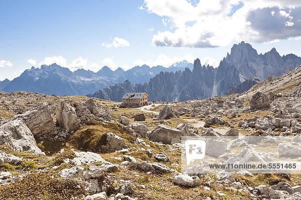 Drei-Zinnen-Wanderweg  Tre Cime di Lavaredo  Dolomiten  Italien  Europa