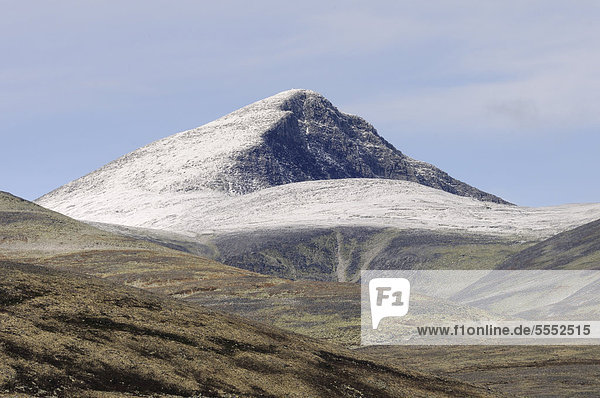Gipfel des Hogronden mit Schnee bedeckt Rondane Nationalpark Norwegen Europa