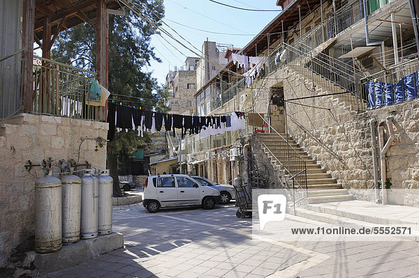 Well-maintained residential neighborhood with typical houses in the district of Me'a She'arim or Mea Shearim  Jerusalem  Israel  Middle East