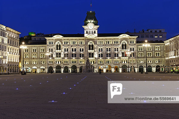 Rathaus  Piazza dell'Unita Italia  Triest  Trieste  Italien  Europa