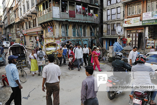 Typische Straßenszene  Kathmandu  Nepal  Asien