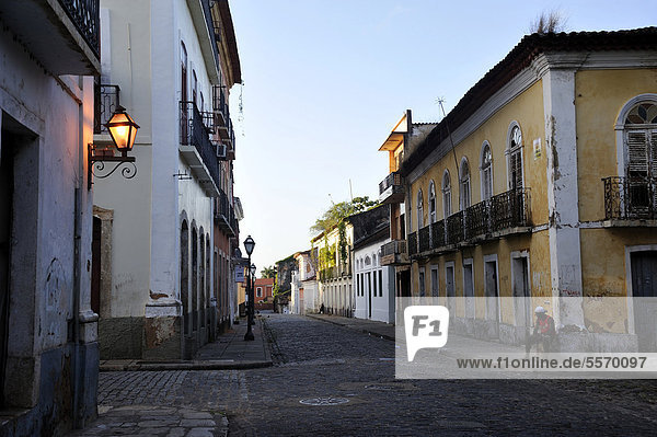 Row of houses in the town centre of Sao Luis  UNESCO World Heritage Site  Maranhao  Brazil  South America