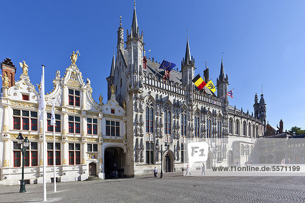 Burgplatz  Staatskanzlei und Rathaus  Altstadt von Brügge  UNESCO Weltkulturerbe  Westflandern  Flämische Region  Belgien  Europa