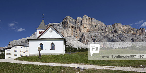 Wallfahrtskirche  Heiligkreuzkofel  St. Leonhard  Südtirol  Italien  Europa