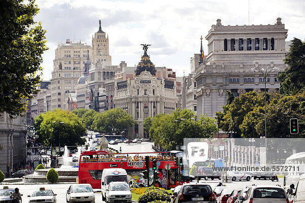 Madrid Hauptstadt Europa Ehrfurcht Großmutter Puerta de Alcala Allee Spanien