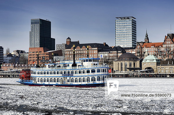 MS Louisiana Star  paddle wheel steamer  in the wintry Port of Hamburg  Hamburg  Germany  Europe
