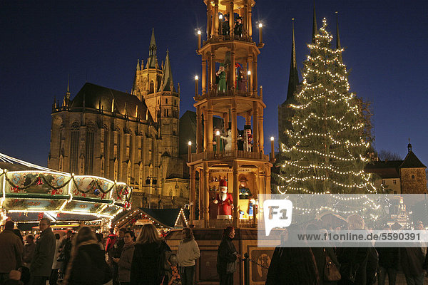 Christmas market in Erfurt  Thuringia  Germany  Europe