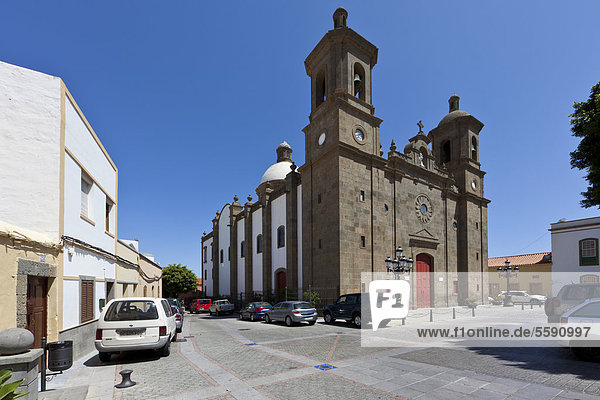 Plaza del Rosario mit Kirche San Sebastian  in der Altstadt von Agüimes  Gran Canaria  Kanarische Inseln  Spanien  Europa