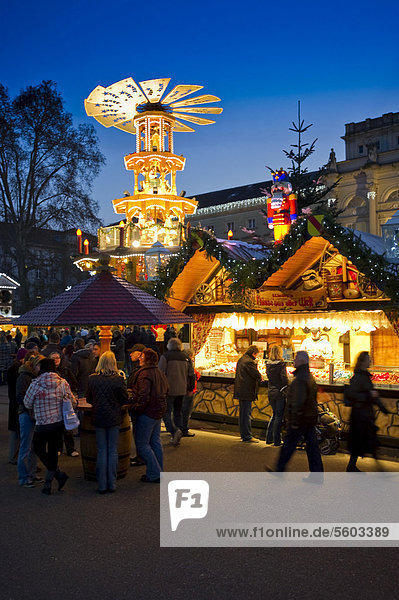 Christmas market  Karlsruhe  Baden-Wuerttemberg  Germany  Europe