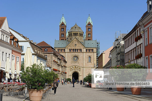 Speyer Cathedral  UNESCO World Heritage Site  with Maximilianstrasse  main street  Speyer  Rhineland-Palatinate  Germany  Europe