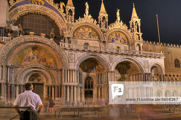 Basilica di San Marco  St Mark's Basilica at night  prime example of Venetian-Byzantine architecture  built in 1094  on St. Mark's Square  Venice  Veneto  Italy  Europe