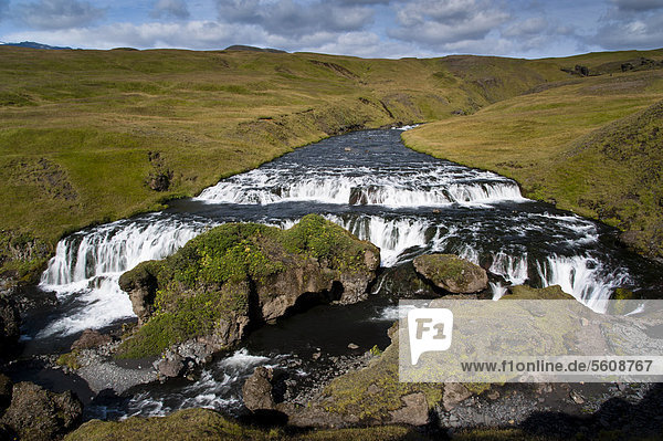 Wasserfall am Fluss SkÛga  Wanderweg Fimmvör_uh·ls  Fimmvörduhals - SkÛgar  Su_urland  Sudurland  Süd-Island  Island  Europa