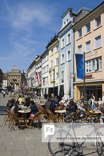 StrassencafÈs in der historischen Innenstadt  Konstanz  Baden-Württemberg  Süddeutschland  Deutschland  Europa
