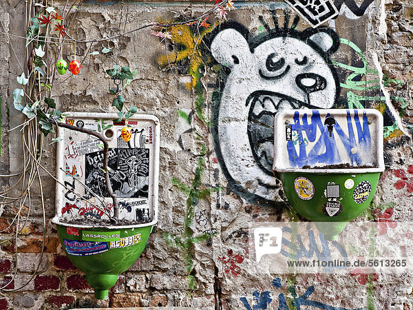 Graffitiwand in Berlin  Deutschland  Europa