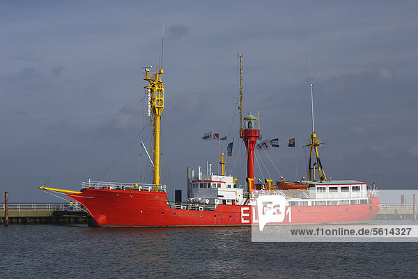 Feuerschiff Elbe 1 Bürgermeister O'Swald II am Kai in Cuxhaven  Niedersachsen  Deutschland  Europa  ÖffentlicherGrund