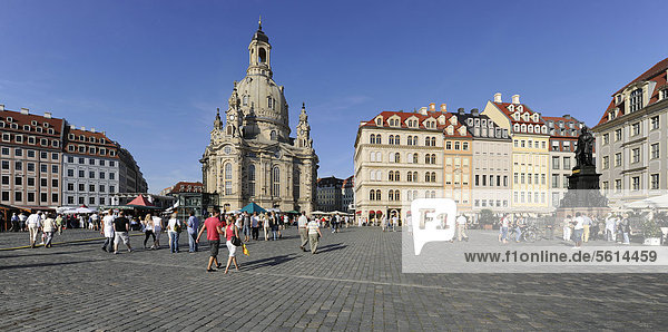 Frauenkirche und Denkmal Friedrich-August-II König von Sachsen  Dresden  Freistaat Sachsen  Deutschland  Europa