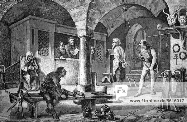 Die Erpressung eines Geständnisses in der Folterkammer  historische Illustration  Holzstich  ca. 1888