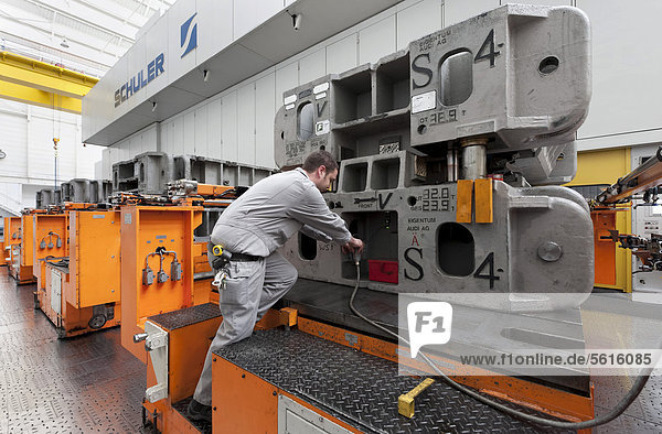 Europa Angestellter Vorbereitung Wandel Produktion Pflanze Audi Bayern Deutschland Ingolstadt Schimmelpilz Schimmel