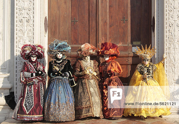 Maskenträger  Karneval in Venedig  Italien  Europa