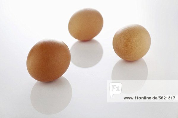 Drei braune Eier